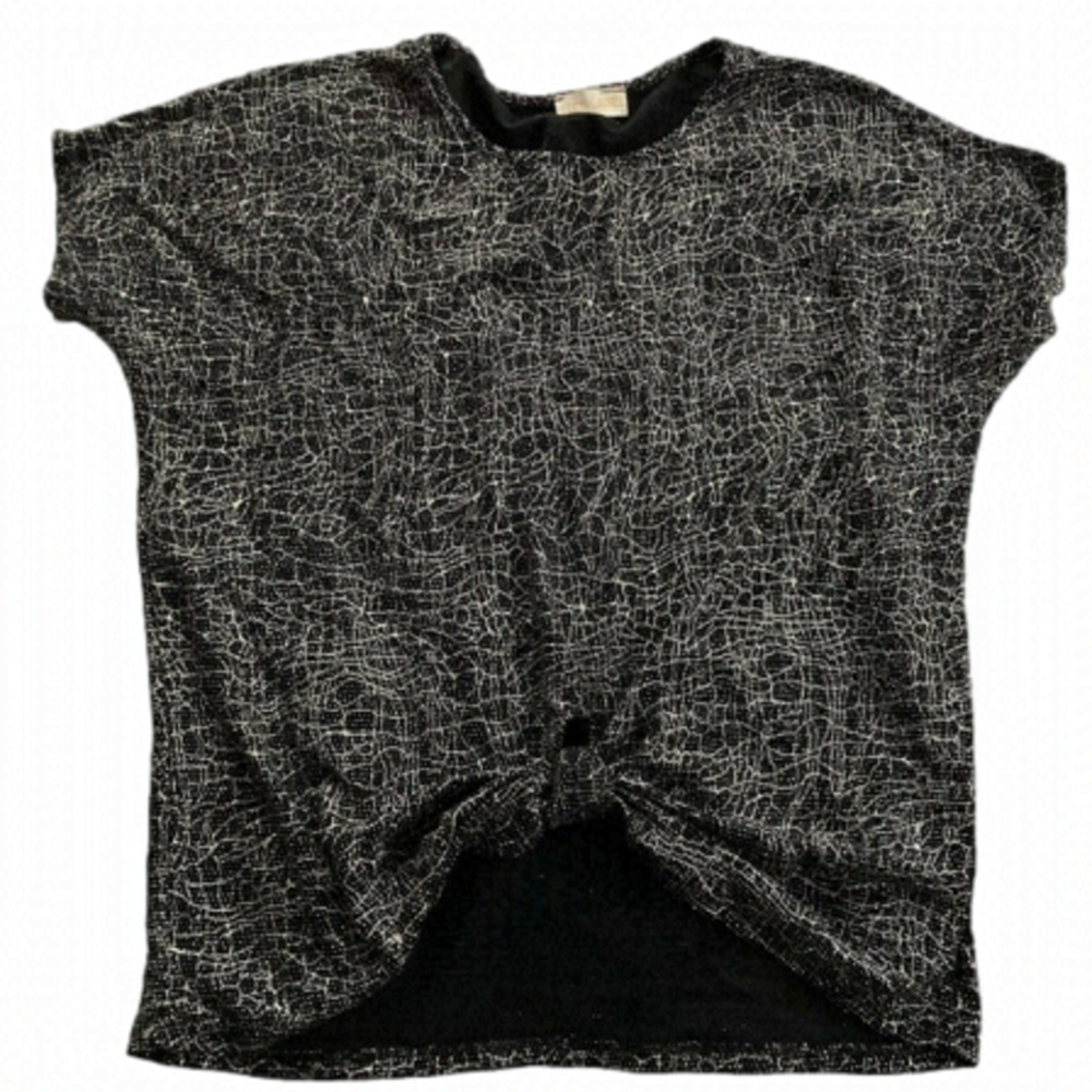 LUCY & Laurel black and silver metallic top. Size M